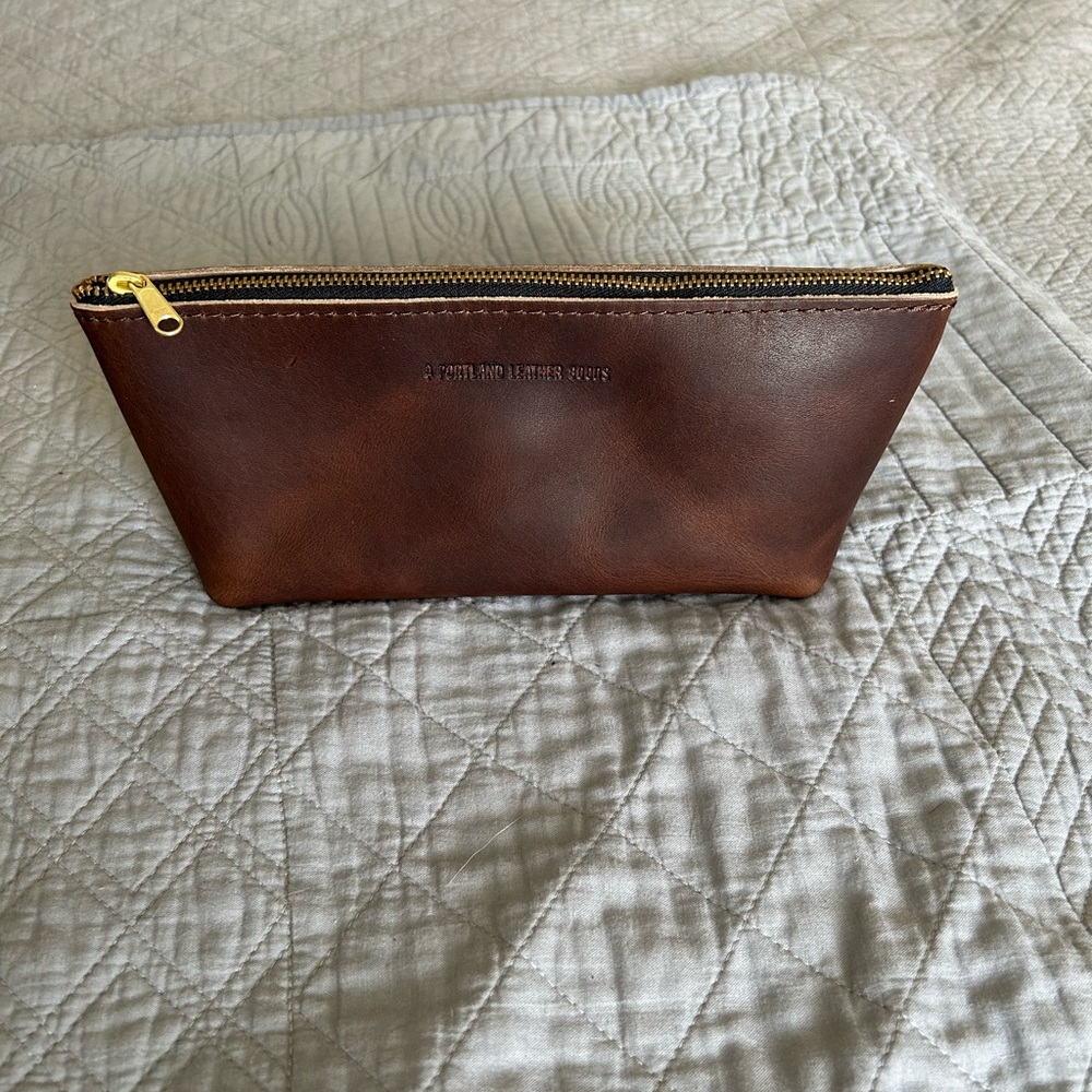 Portland Leather Goods (PLG) Utility, Mystery Brown  - BNNU